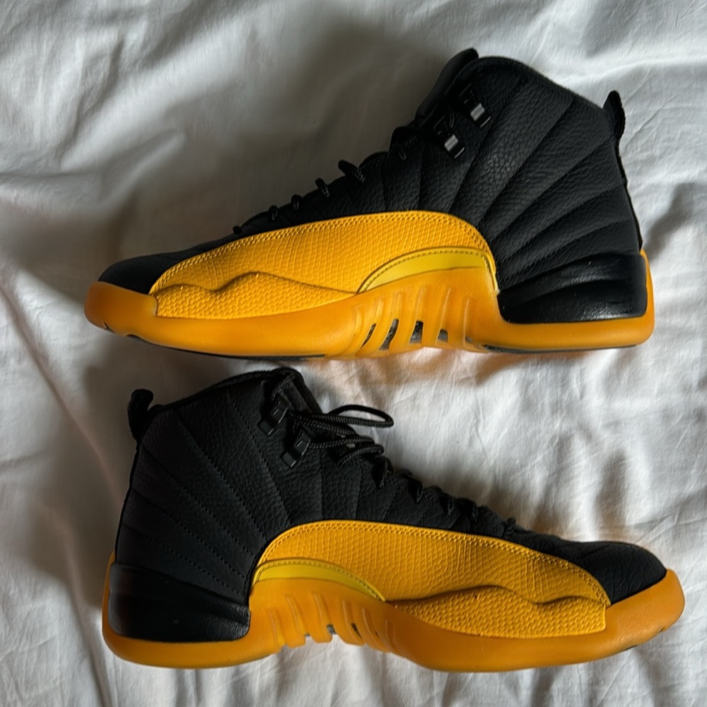 Air Jordan 12 Retro Mens Size 11.5. Black and university gold and black - Picture 2 of 7
